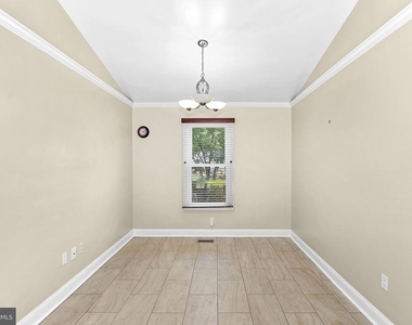 5405 Hampton Forest Way - Photo Thumbnail 11