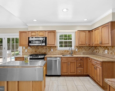 5405 Hampton Forest Way - Photo Thumbnail 19