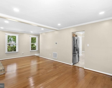 5405 Hampton Forest Way - Photo Thumbnail 7