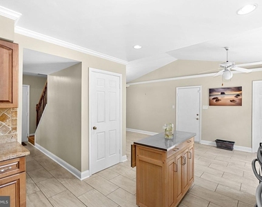 5405 Hampton Forest Way - Photo Thumbnail 18