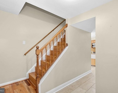 5405 Hampton Forest Way - Photo Thumbnail 2