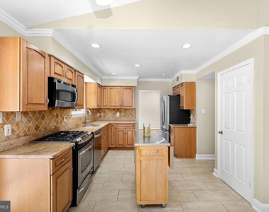 5405 Hampton Forest Way - Photo Thumbnail 21
