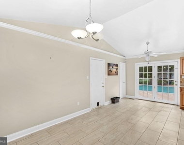 5405 Hampton Forest Way - Photo Thumbnail 13
