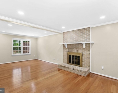 5405 Hampton Forest Way - Photo Thumbnail 5