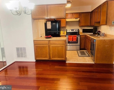 10210 Ashbrooke Court - Photo Thumbnail 3