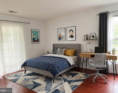 10210 Ashbrooke Court - Photo Thumbnail 4
