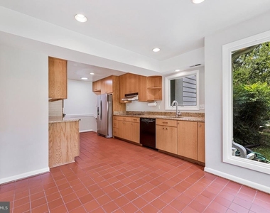 6534 Jay Miller Drive - Photo Thumbnail 17