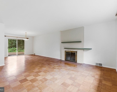 6534 Jay Miller Drive - Photo Thumbnail 6
