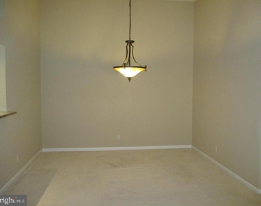 7502 Ashby Lane - Photo Thumbnail 6