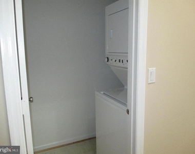 7502 Ashby Lane - Photo Thumbnail 4