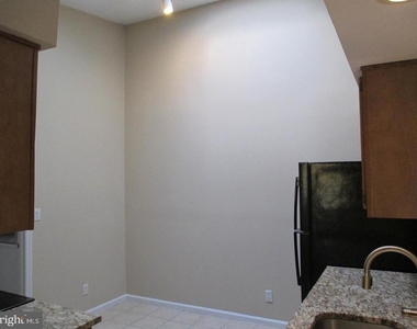 7502 Ashby Lane - Photo Thumbnail 3