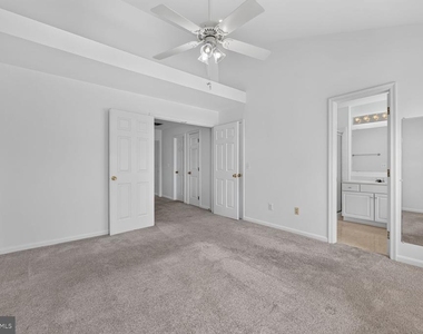 12054 Edgemere Circle - Photo Thumbnail 18