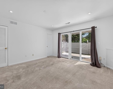 12054 Edgemere Circle - Photo Thumbnail 6