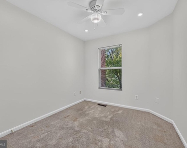 12054 Edgemere Circle - Photo Thumbnail 15