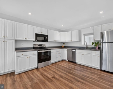 12054 Edgemere Circle - Photo Thumbnail 13