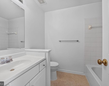 12054 Edgemere Circle - Photo Thumbnail 14