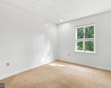 820 Locust Street - Photo Thumbnail 15