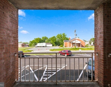820 Locust Street - Photo Thumbnail 17