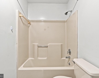 820 Locust Street - Photo Thumbnail 12