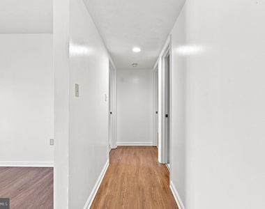 820 Locust Street - Photo Thumbnail 10