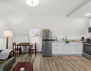 380 Broadview Avenue - Photo Thumbnail 4