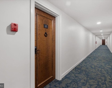 380 Broadview Avenue - Photo Thumbnail 1