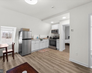 380 Broadview Avenue - Photo Thumbnail 3