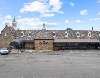 380 Broadview Avenue - Photo Thumbnail 24