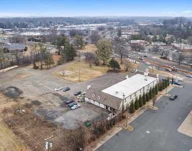 380 Broadview Avenue - Photo Thumbnail 23