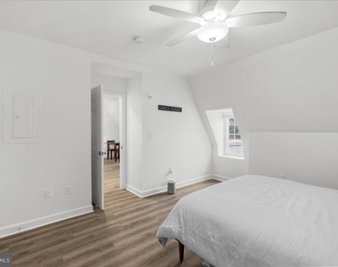380 Broadview Avenue - Photo Thumbnail 13