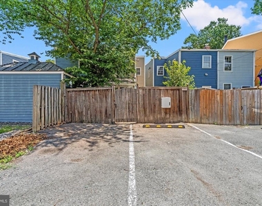 406 Payne Street N - Photo Thumbnail 9