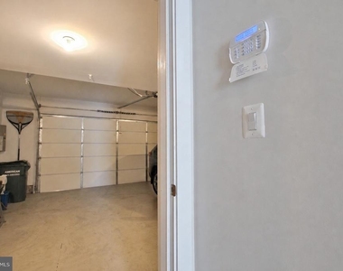 2815 Eisenhower Avenue - Photo Thumbnail 4