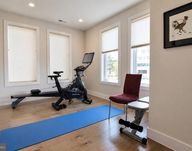 2815 Eisenhower Avenue - Photo Thumbnail 2