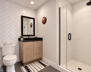 2815 Eisenhower Avenue - Photo Thumbnail 3