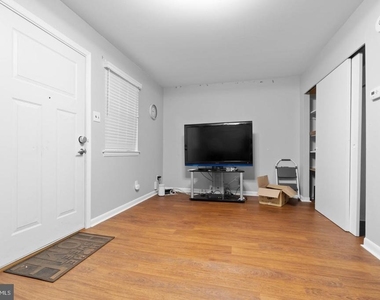 1225 W Diamond Street - Photo Thumbnail 2