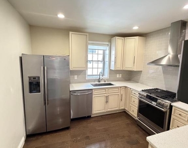 709 S Warnock Street - Photo Thumbnail 4