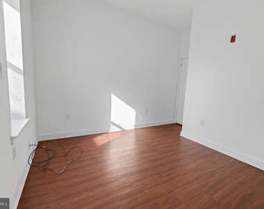 6028 Market Street - Photo Thumbnail 4