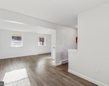 329 Buttonwood Street - Photo Thumbnail 6