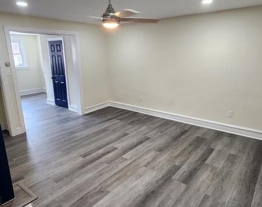 211 Wright Avenue - Photo Thumbnail 4
