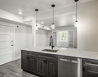 324 Darby Road - Photo Thumbnail 13