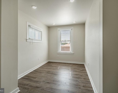324 Darby Road - Photo Thumbnail 6