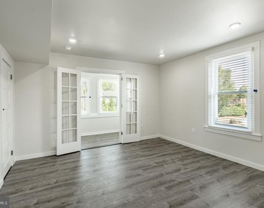 324 Darby Road - Photo Thumbnail 3