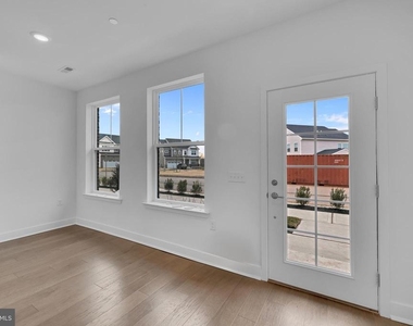 257 Lewis Fisher Drive - Photo Thumbnail 5