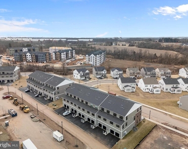 257 Lewis Fisher Drive - Photo Thumbnail 3