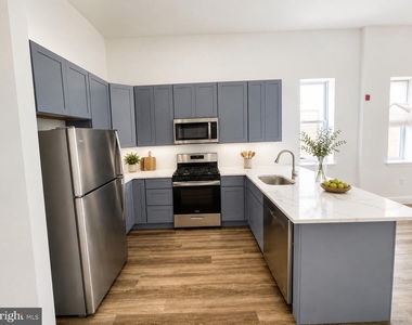 322 Vine Street - Photo Thumbnail 2
