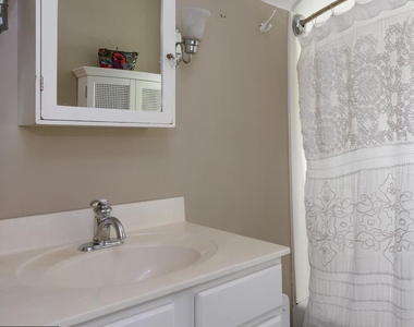 25 E Redman Avenue - Photo Thumbnail 10
