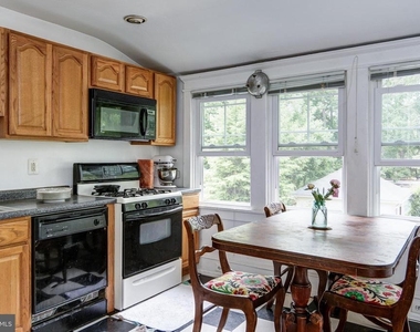 25 E Redman Avenue - Photo Thumbnail 4