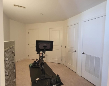 155 Potomac Psge - Photo Thumbnail 5