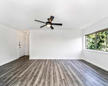 12202 Braxfield Court - Photo Thumbnail 8