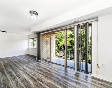 12202 Braxfield Court - Photo Thumbnail 13
